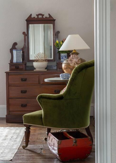 Sarah'S - A Townhouse Apartment In Georgian Holt ホルト エクステリア 写真