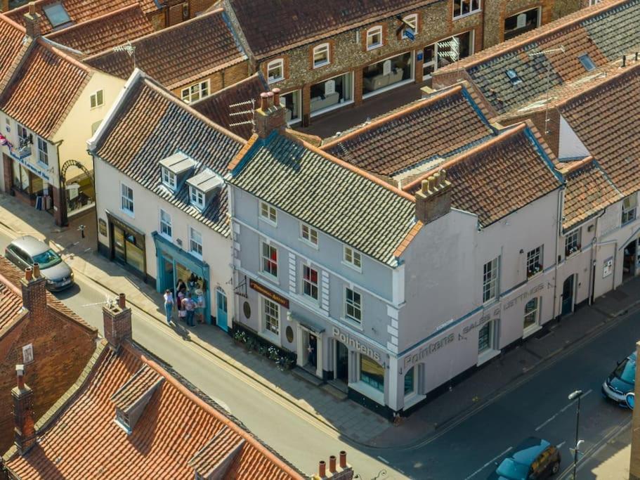 Sarah'S - A Townhouse Apartment In Georgian Holt ホルト エクステリア 写真