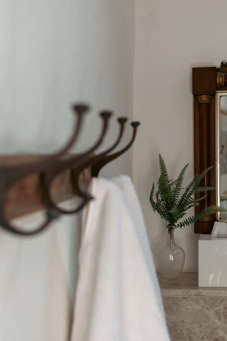 Sarah'S - A Townhouse Apartment In Georgian Holt ホルト エクステリア 写真